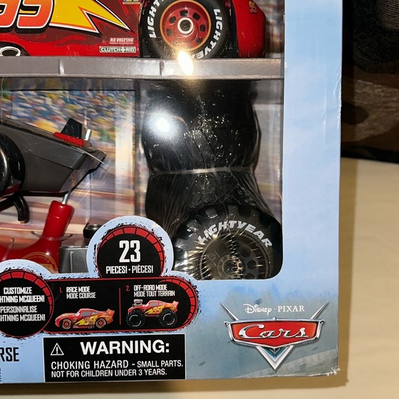 DISNEYPARKS PIXAR EXCLUSIVE - DISNEY PIXAR RC LIGHTNING MCQUEEN RC CAR - Picture 5 of 12